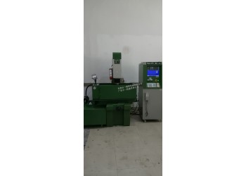 廠家直銷(xiāo)臺(tái)一放電加工機(jī)床CNC-400S精密銅鎢鋼鏡面火花機(jī)