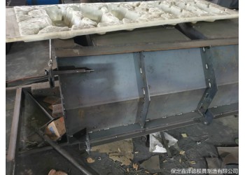 框格護坡鋼模具工藝精良，生態(tài)框格護坡模具生產(chǎn)廠家