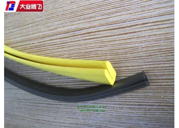 廠(chǎng)家生產(chǎn)大業(yè)騰飛機(jī)柜密封泡棉條